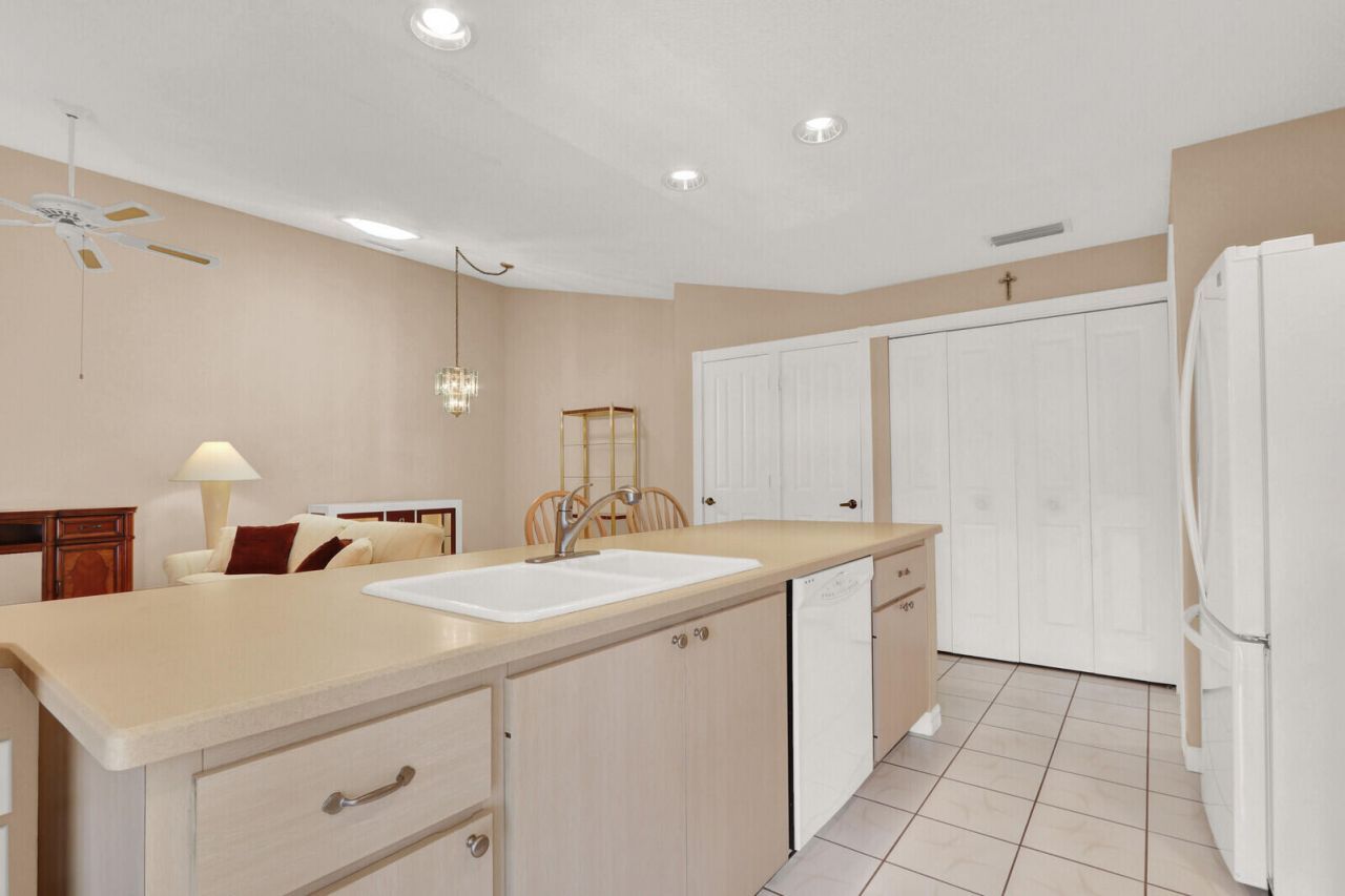 1255 NW Sun Terrace Circle, Unit 7b, Port Saint Lucie, FL 34986 Photo