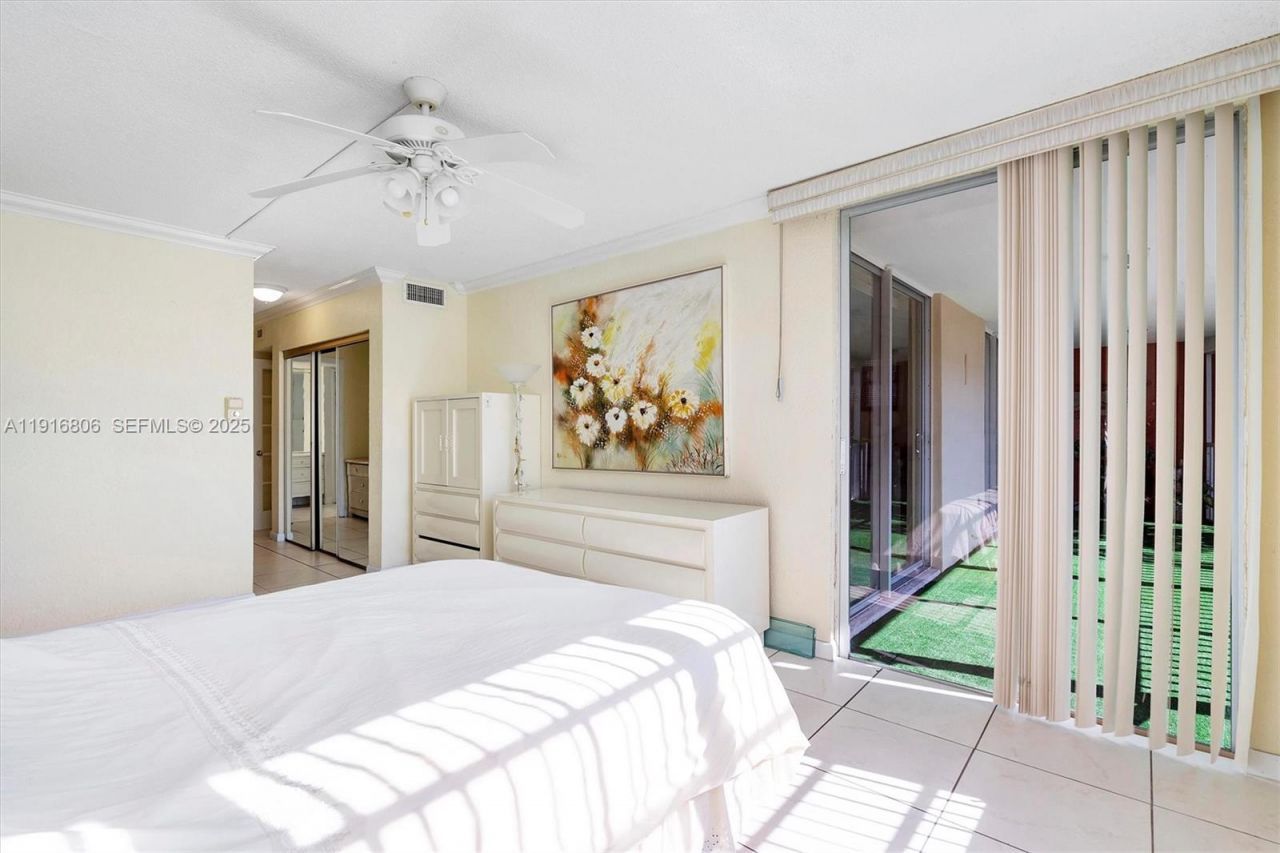 1700 NE 191st St, Unit 110, Miami, FL 33179 Photo