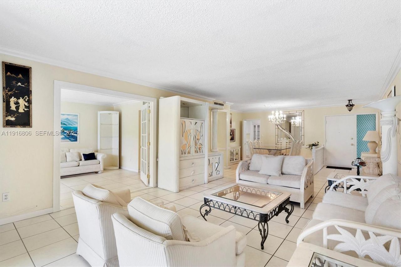 1700 NE 191st St, Unit 110, Miami, FL 33179 Photo