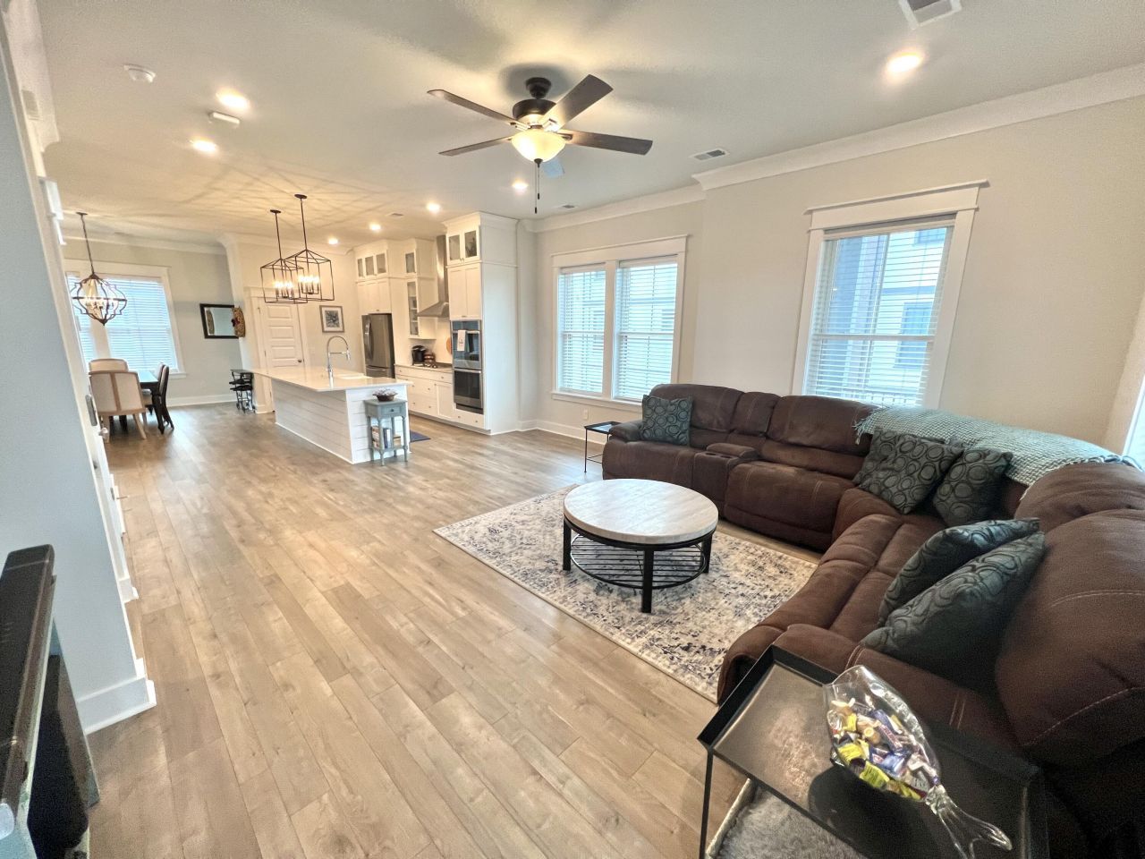 1610 Florentia Street Photo 8