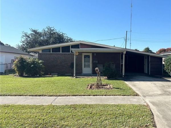 1820 CEDARWOOD Avenue, Gretna, LA 70056