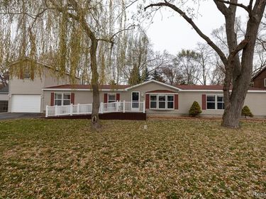 9198 Ashdown Avenue, White Lake Twp, MI 48386