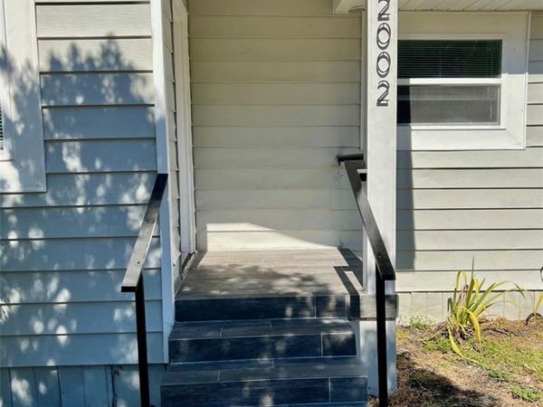 2002 E HANNA AVENUE, TAMPA, FL 33610