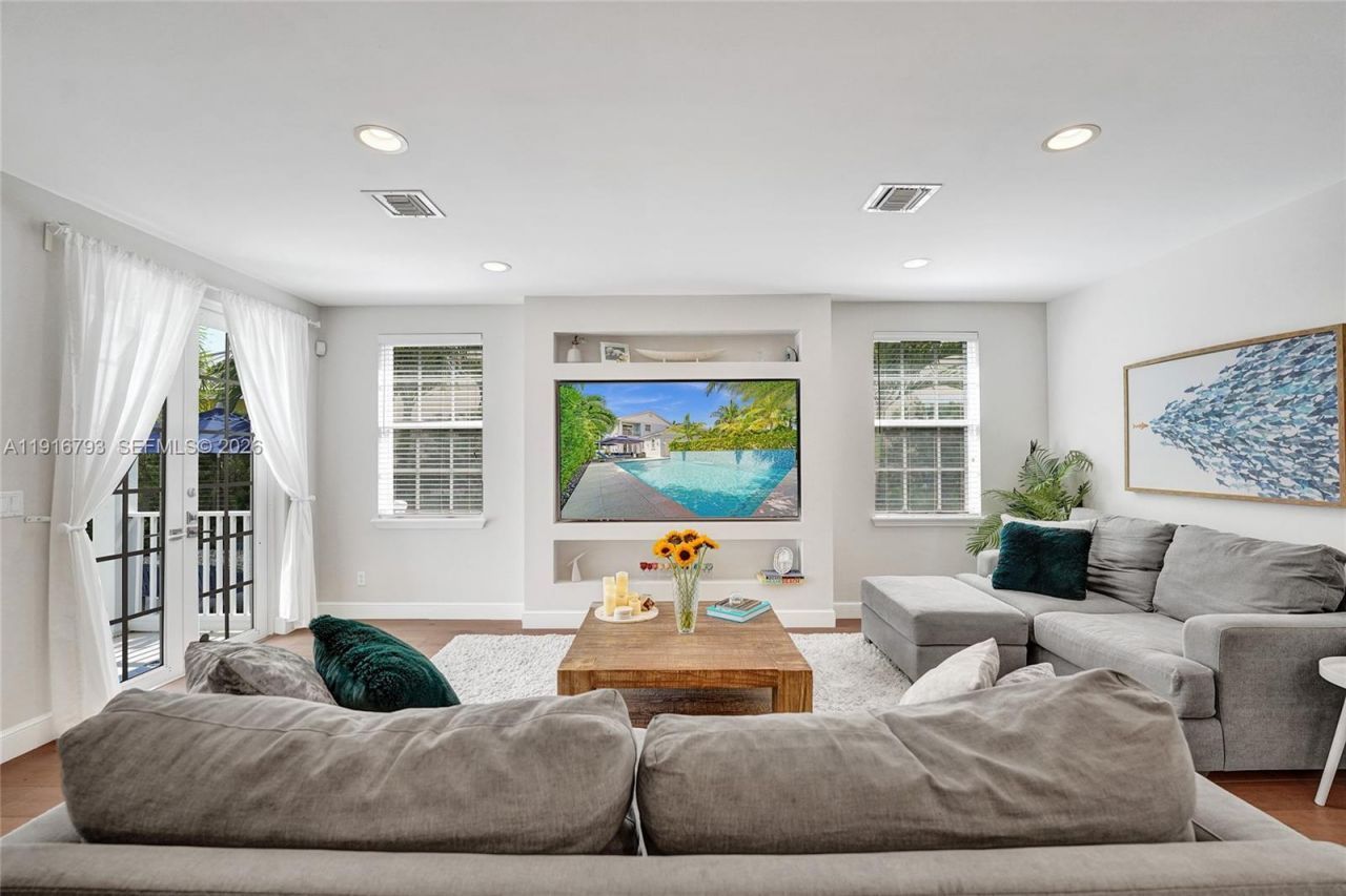 919 Adams St, Hollywood, FL 33019 Photo