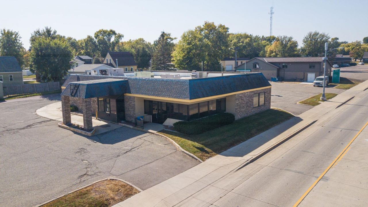 516 E Bridge Street, Redwood Falls, MN 56283