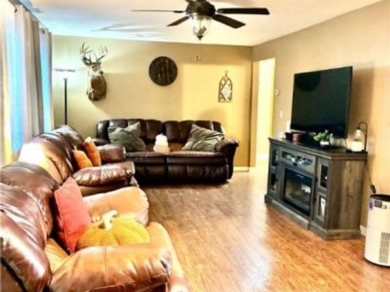 275 Walnut, Washingtonville, OH 44490 Photo 6