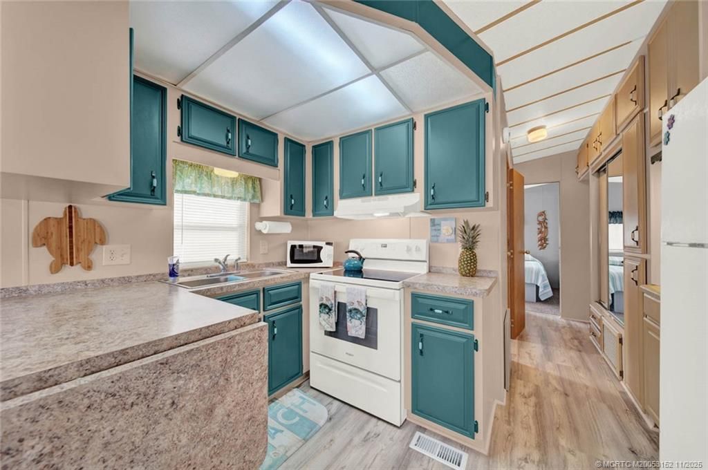 10725 S Ocean Drive, Unit 326, Jensen Beach, FL 34957 Photo