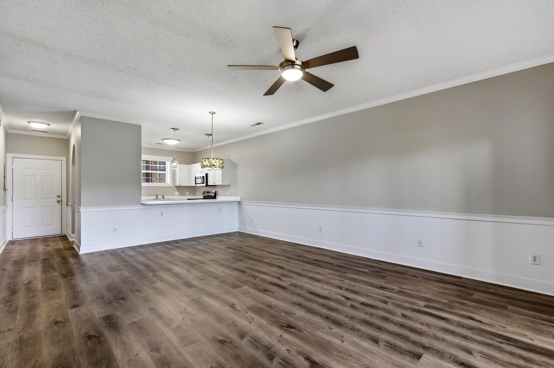 702 Riverwalk Dr. Photo 10