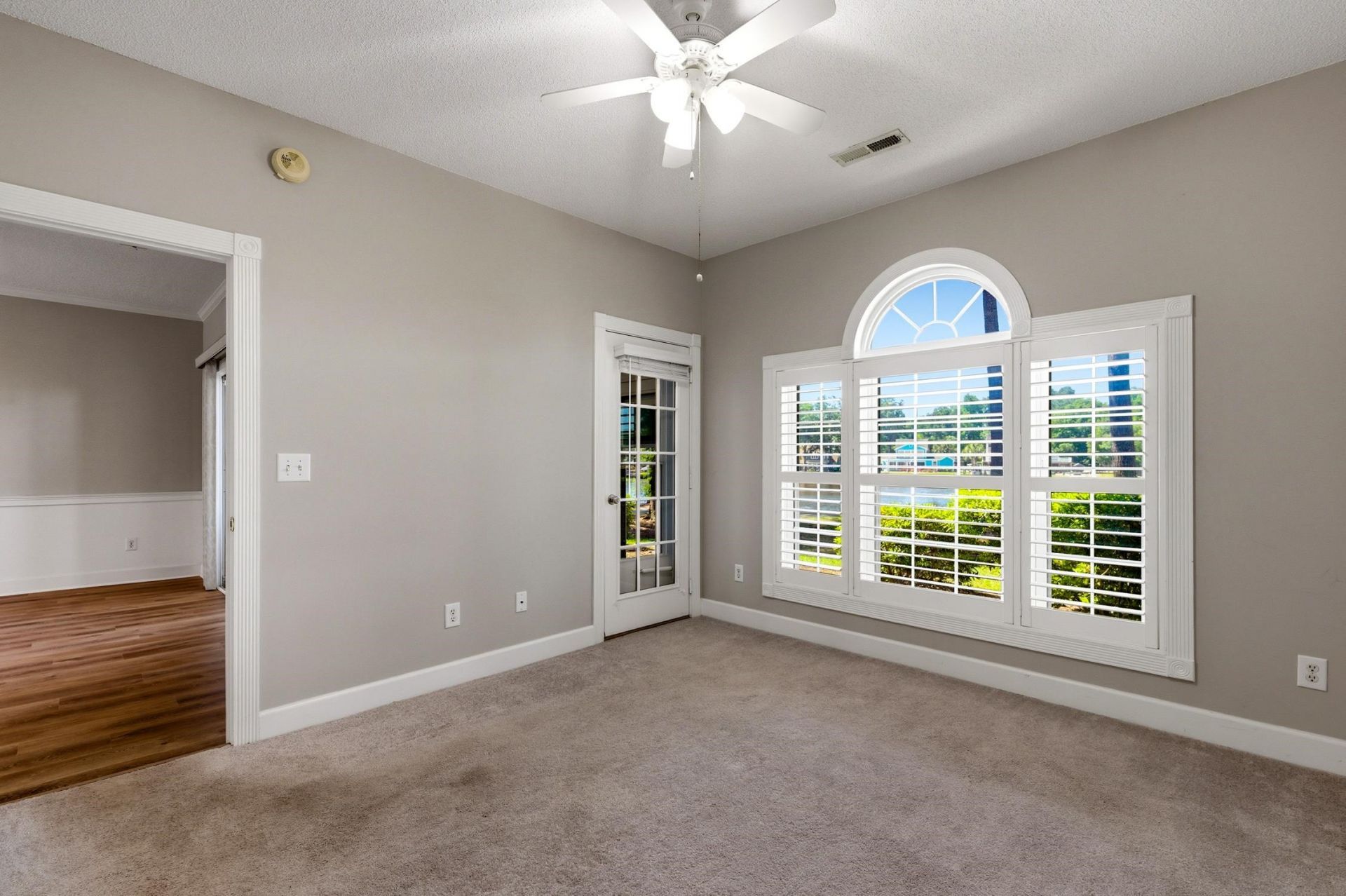 702 Riverwalk Dr. Photo 13
