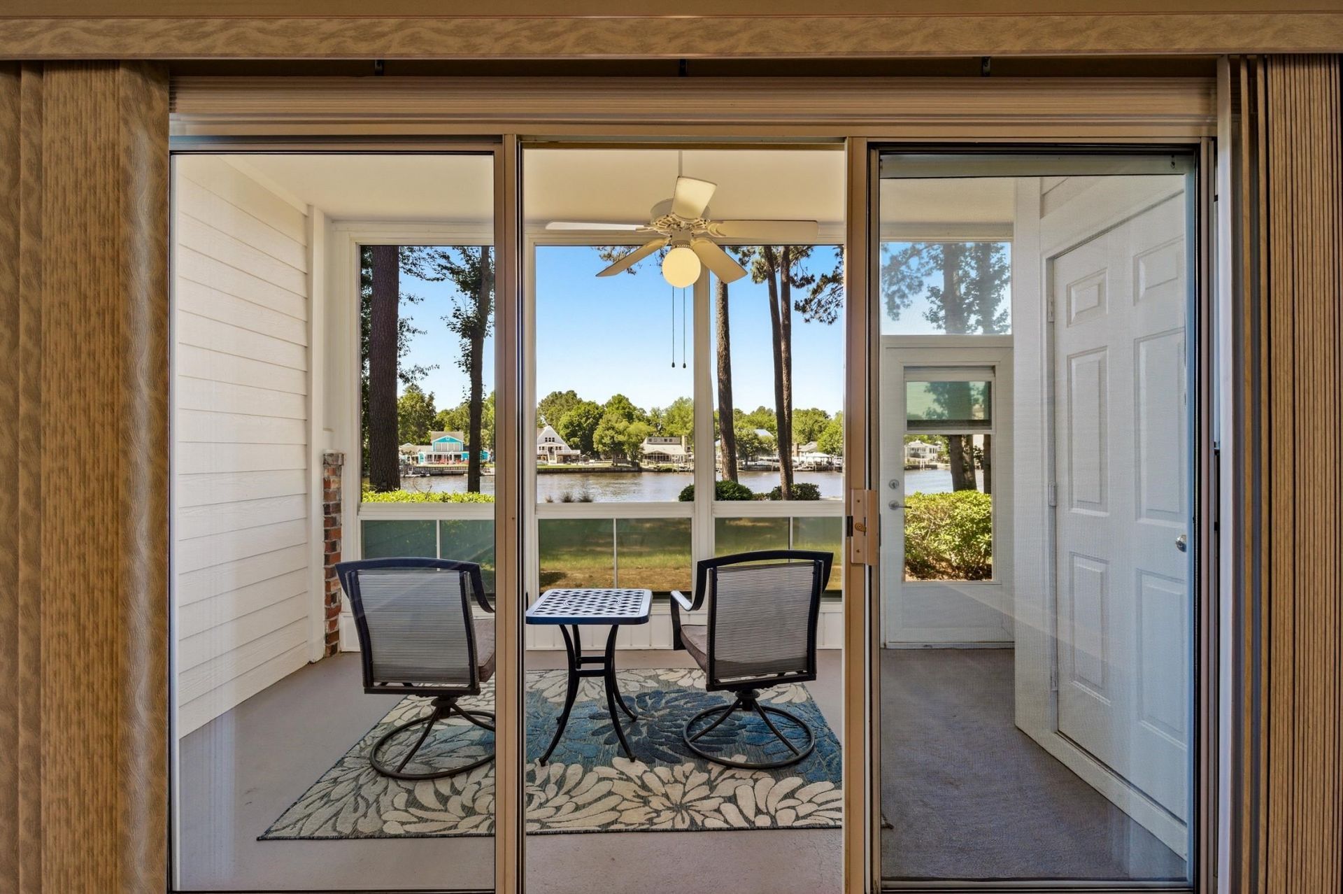 702 Riverwalk Dr. Photo 19