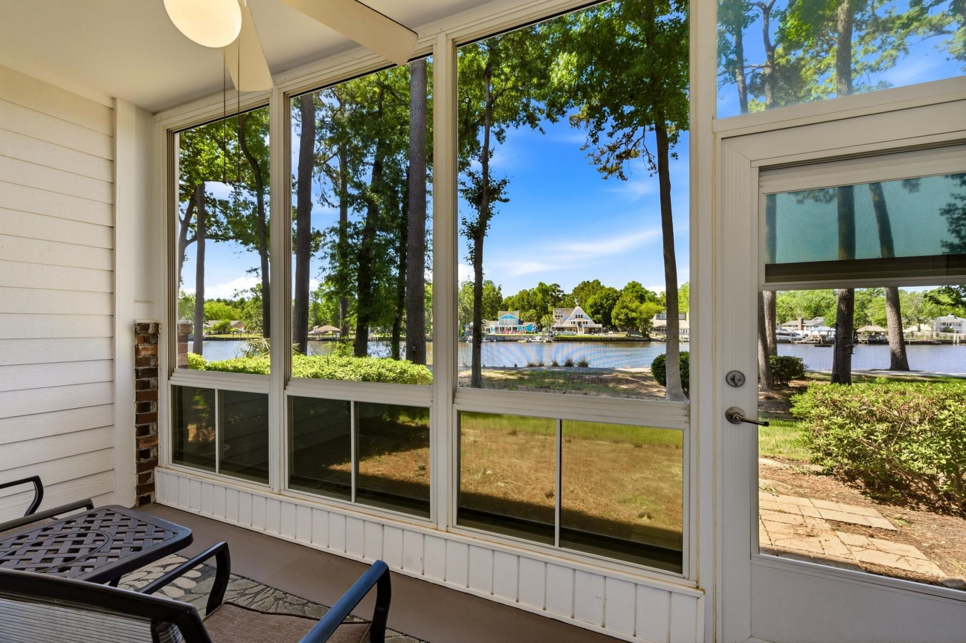 702 Riverwalk Dr. Photo 21