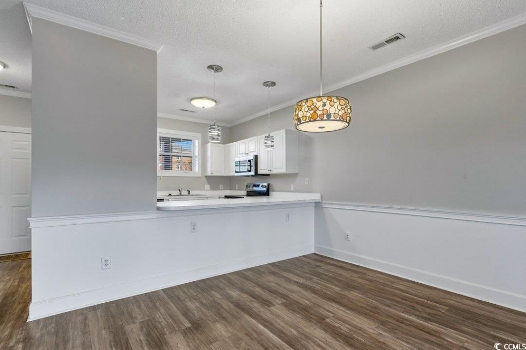 702 Riverwalk Dr. Photo 6