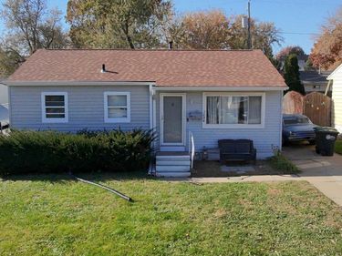 3236 S 39th Street, Omaha, NE 68105