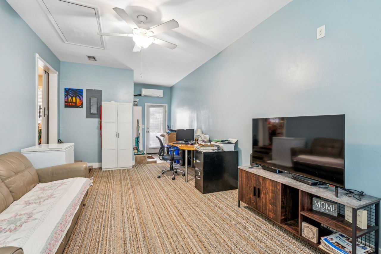 6 Teaneck Road Photo 17