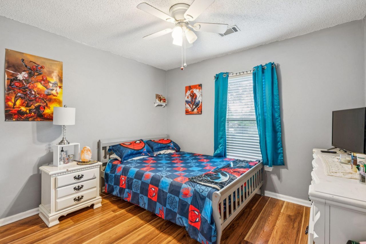 6 Teaneck Road Photo 18