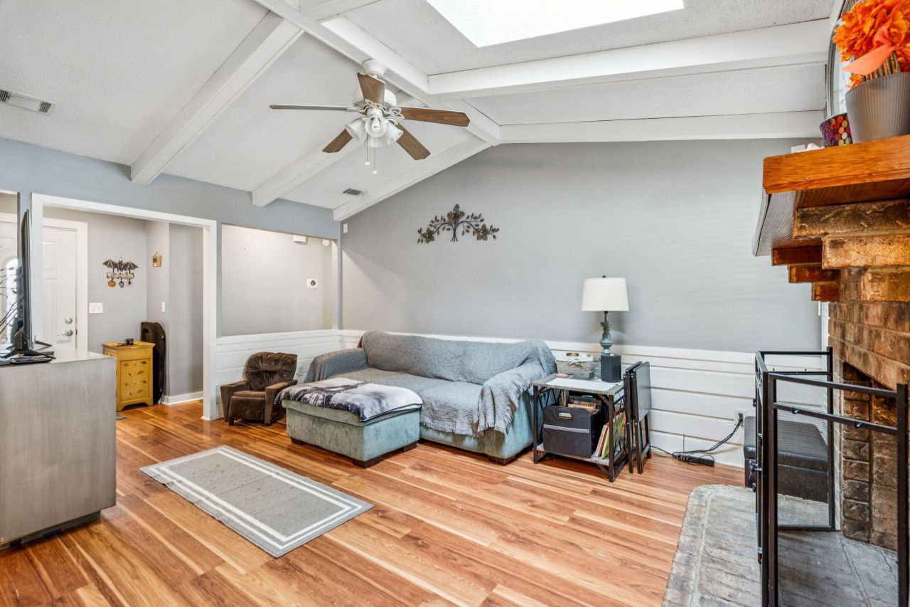 6 Teaneck Road Photo 9