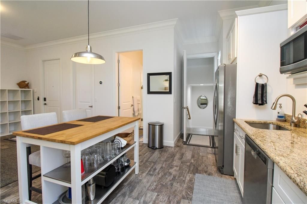 1555 Crayton Rd, Naples, FL 34102 Photo