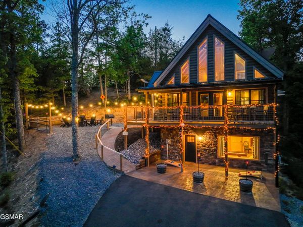 1606 Dove Wing Way, Sevierville, TN 37862