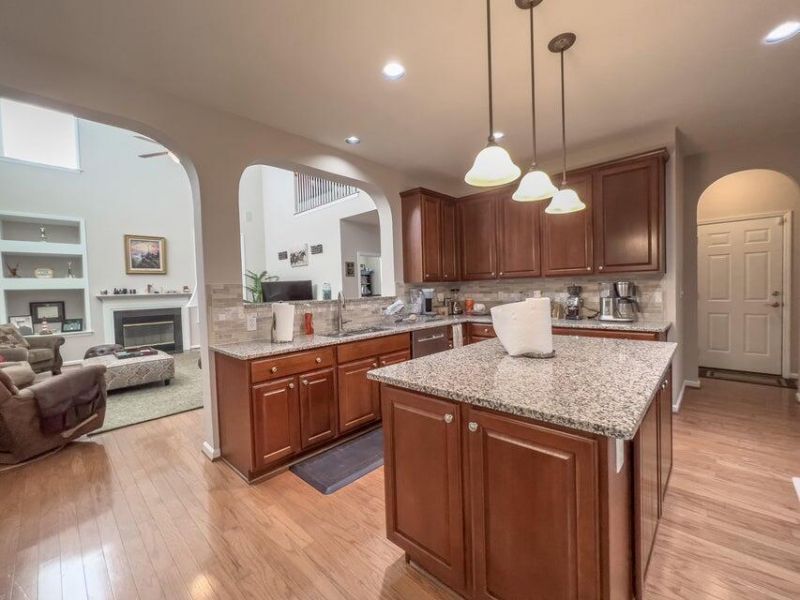 143 Spring Meadows Drive Photo 10