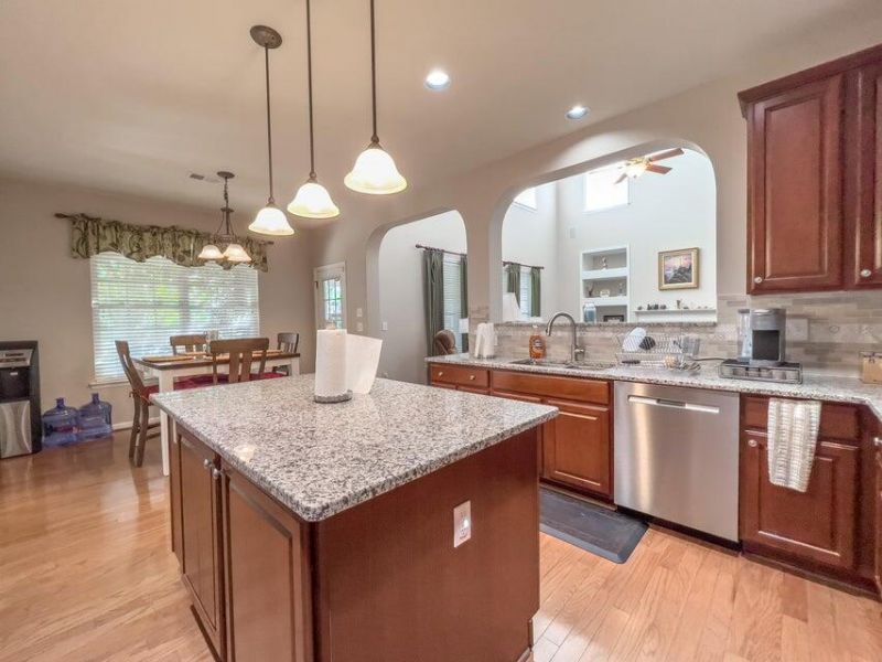 143 Spring Meadows Drive Photo 12