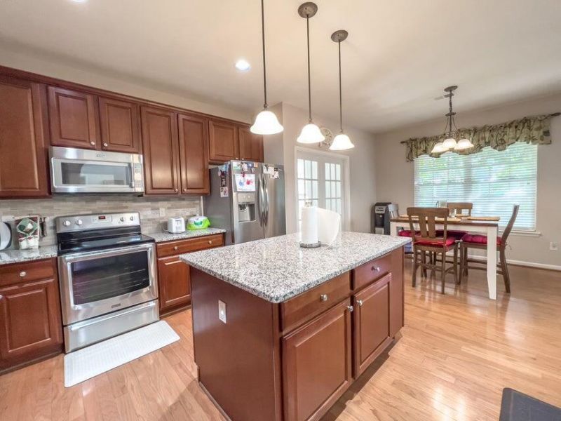 143 Spring Meadows Drive Photo 13