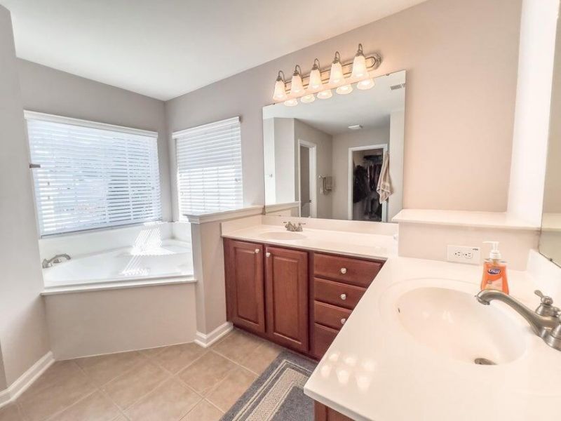 143 Spring Meadows Drive Photo 17