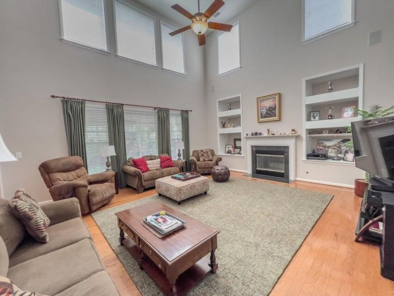 143 Spring Meadows Drive Photo 5