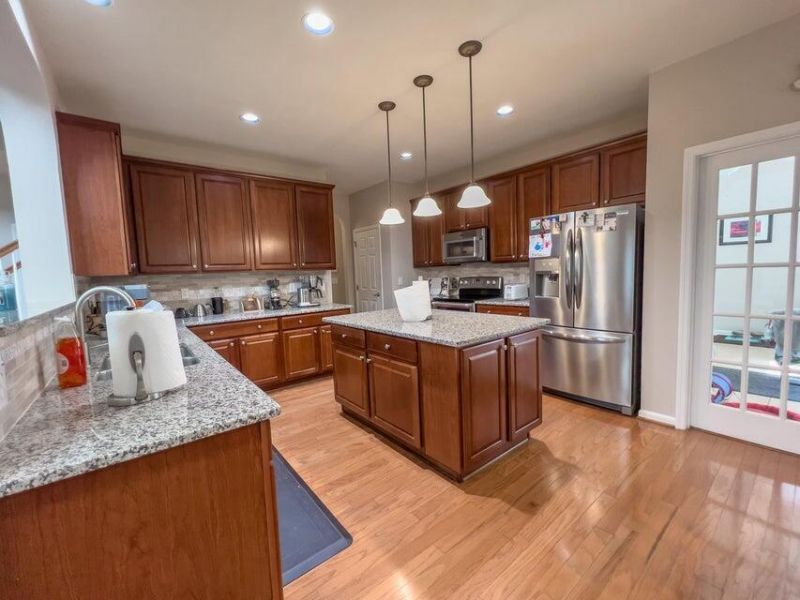 143 Spring Meadows Drive Photo 9