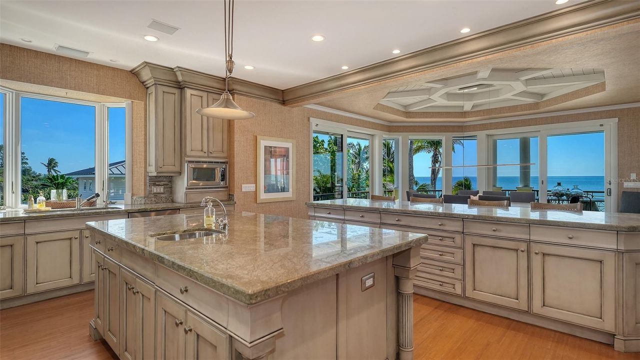 6477 Gulfside Road, Longboat Key, FL 34228 Photo