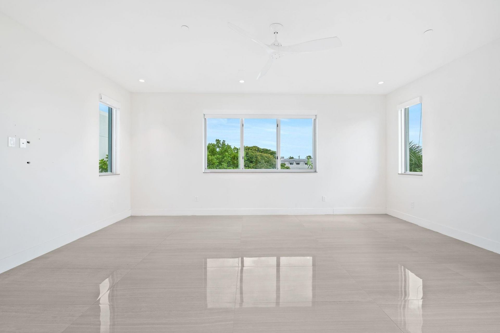 240 Shore Court, Lauderdale by the Sea, FL 33308 Photo