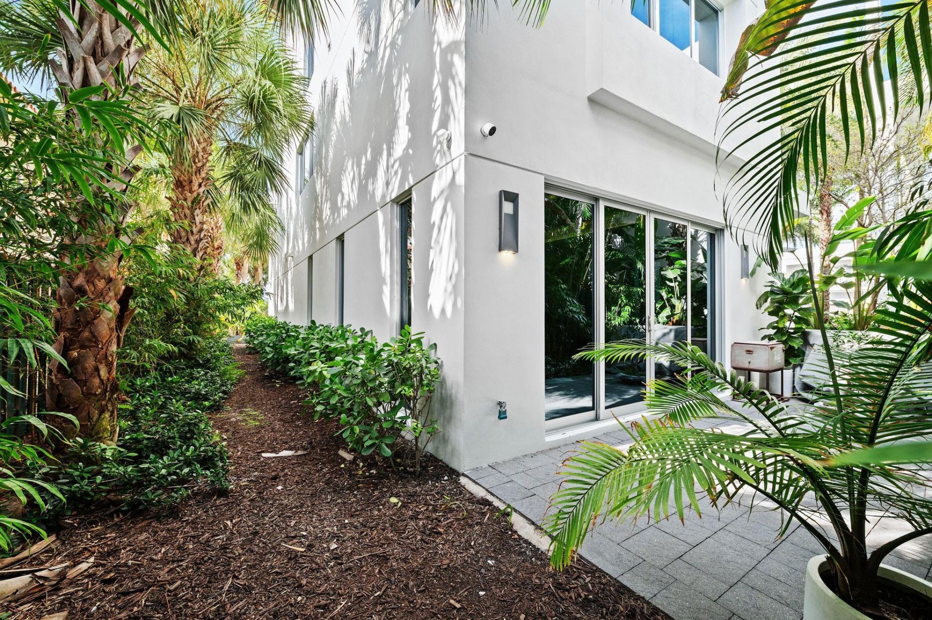 240 Shore Court, Lauderdale by the Sea, FL 33308 Photo