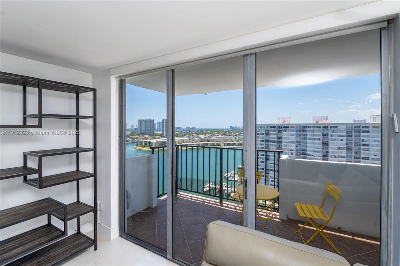 2780 NE 183rd St, Unit 2014, Aventura, FL 33160 Photo