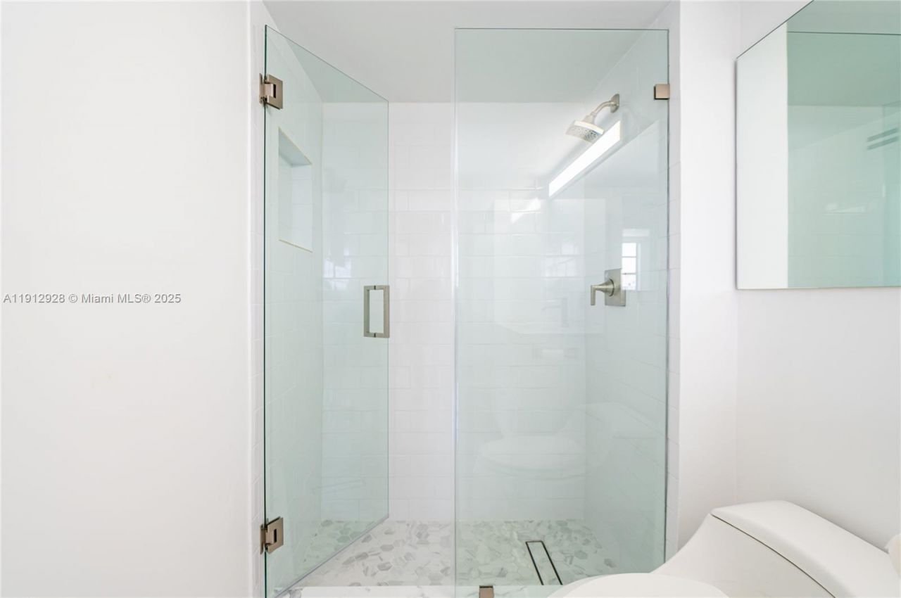 2780 NE 183rd St, Unit 2014, Aventura, FL 33160 Photo