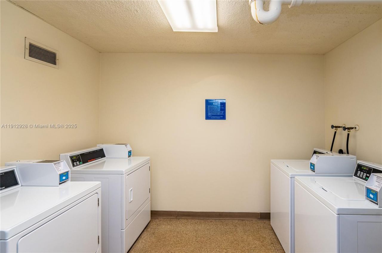 2780 NE 183rd St, Unit 2014, Aventura, FL 33160 Photo