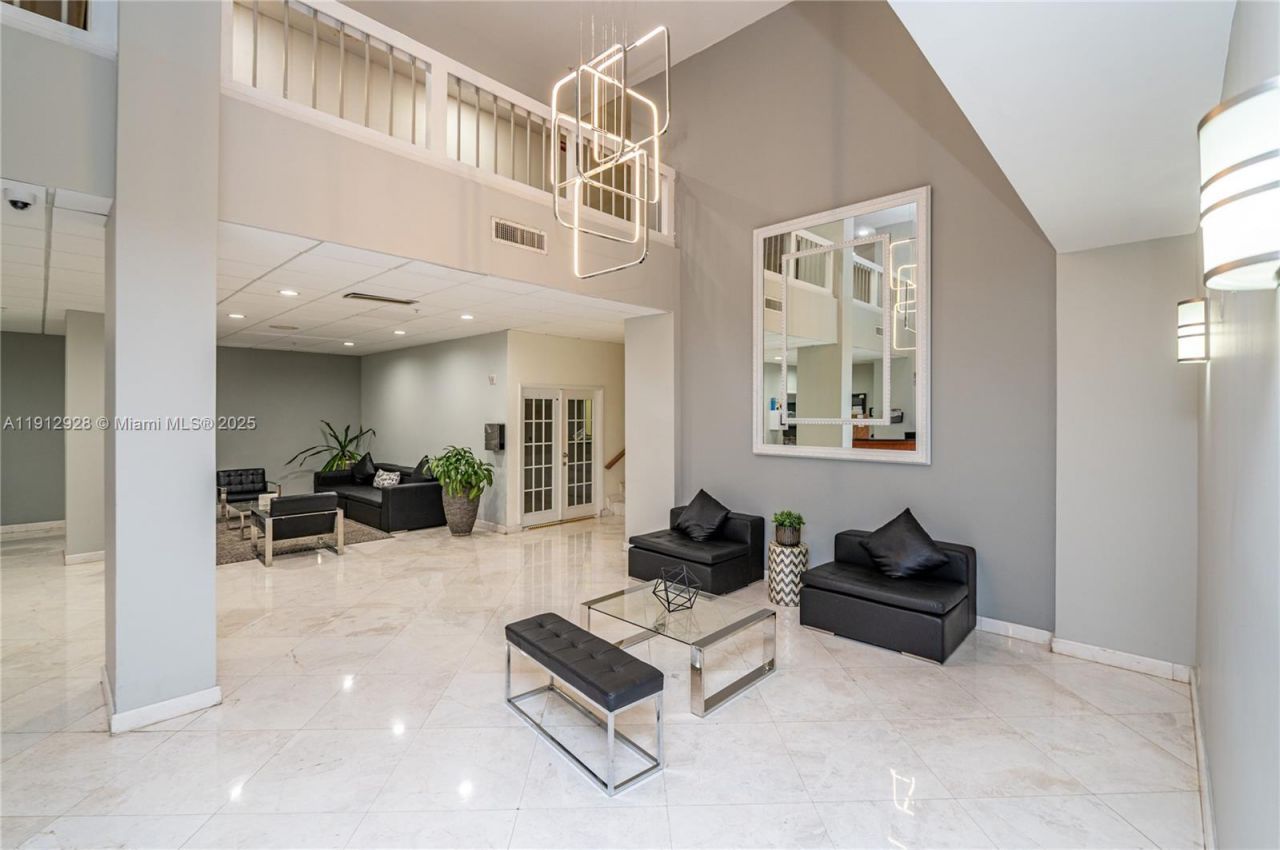 2780 NE 183rd St, Unit 2014, Aventura, FL 33160 Photo