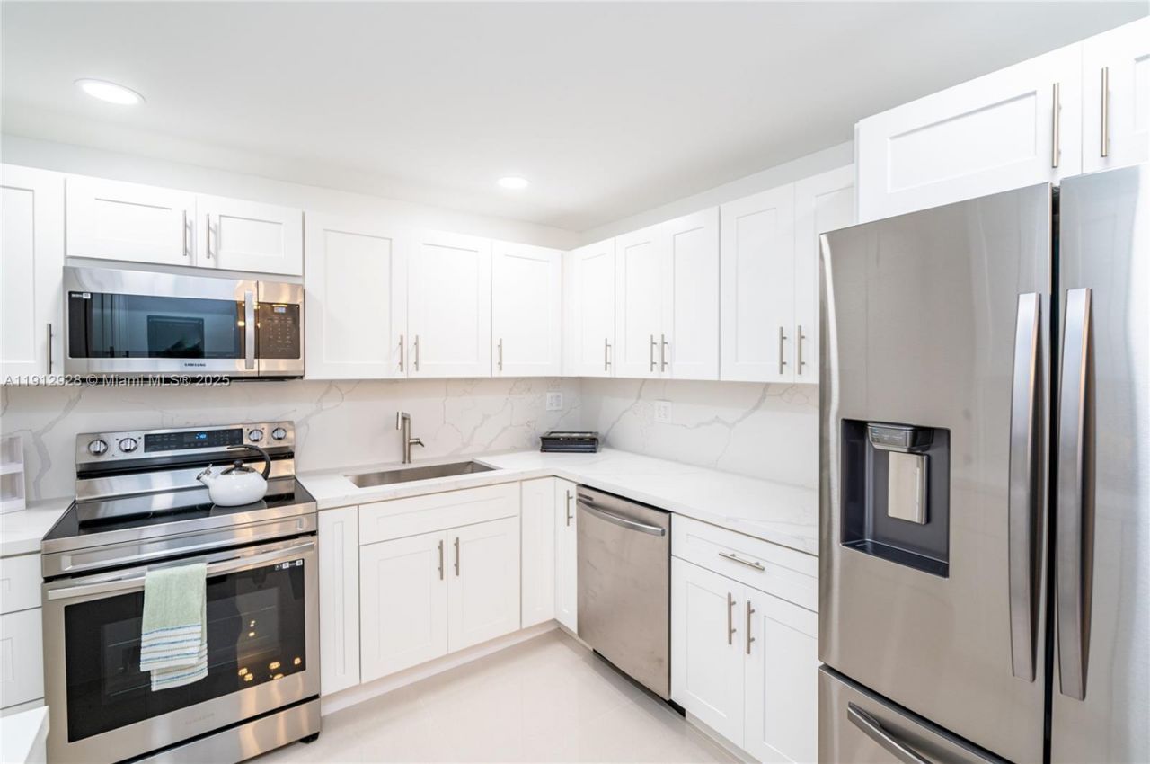 2780 NE 183rd St, Unit 2014, Aventura, FL 33160 Photo