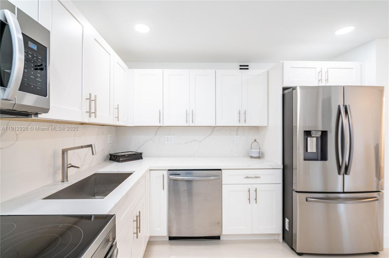 2780 NE 183rd St, Unit 2014, Aventura, FL 33160 Photo