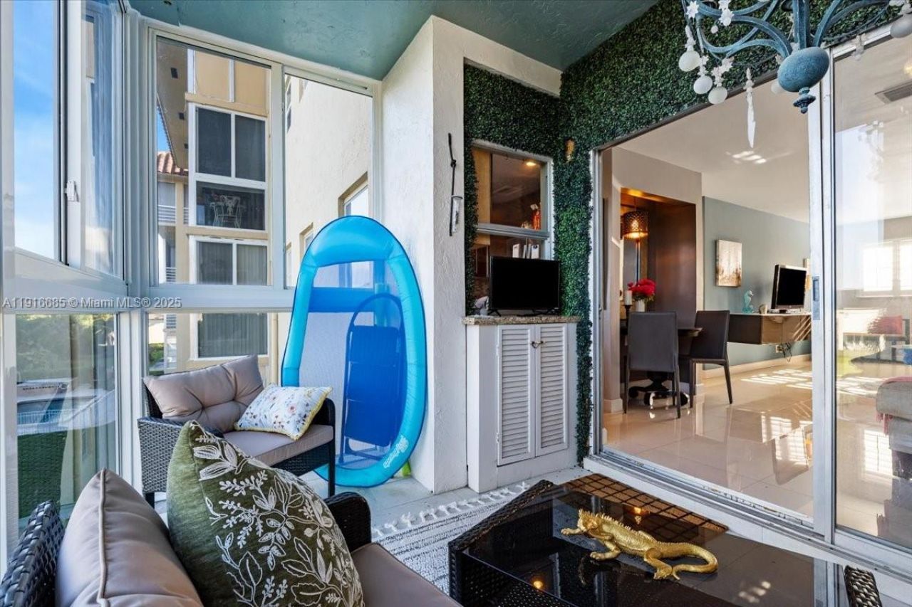 4100 Crystal Lake Dr, Unit 302, Deerfield Beach, FL 33064 Photo