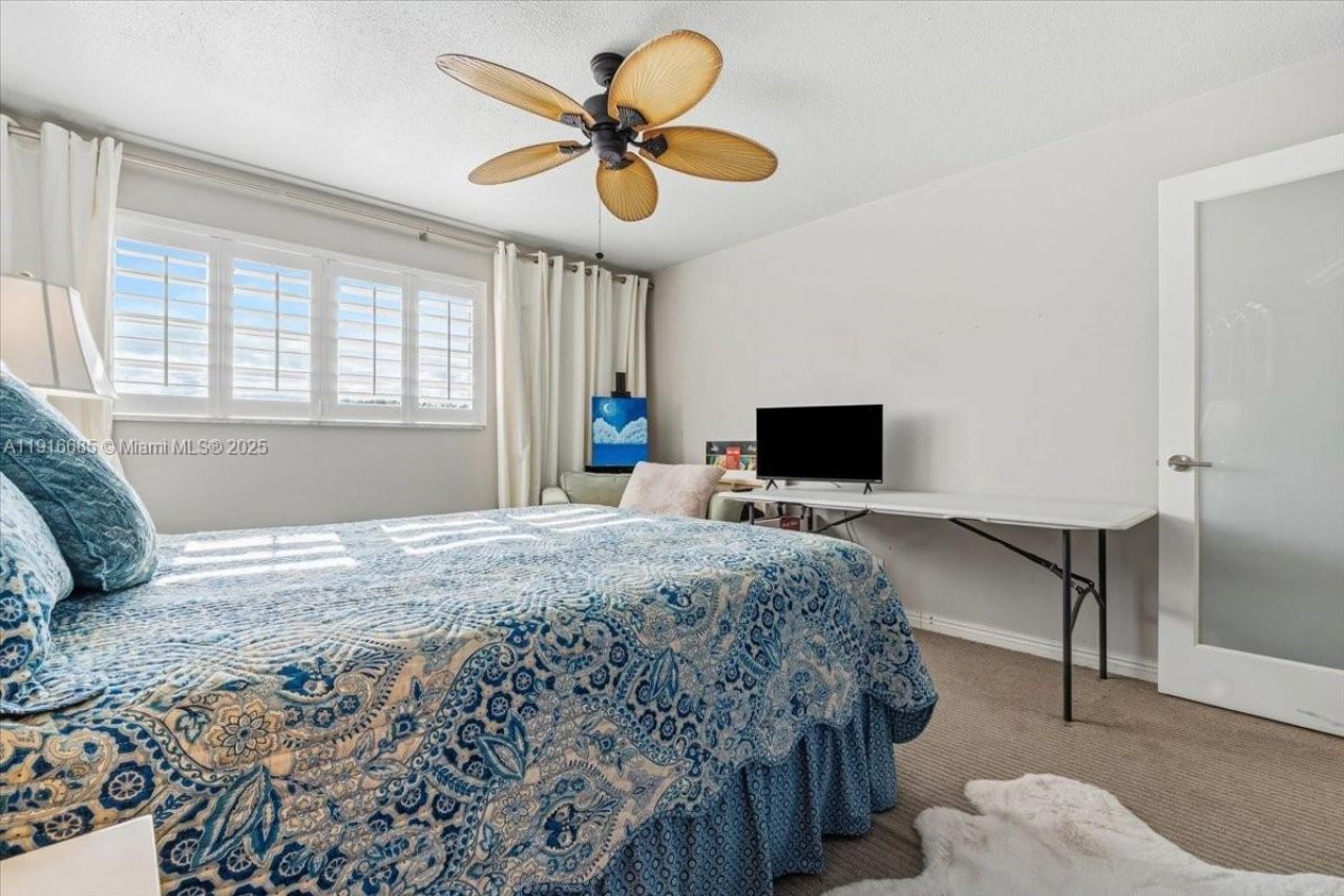 4100 Crystal Lake Dr, Unit 302, Deerfield Beach, FL 33064 Photo