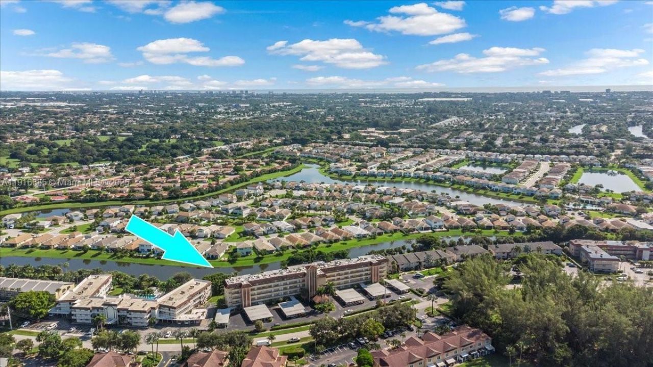 4100 Crystal Lake Dr, Unit 302, Deerfield Beach, FL 33064 Photo