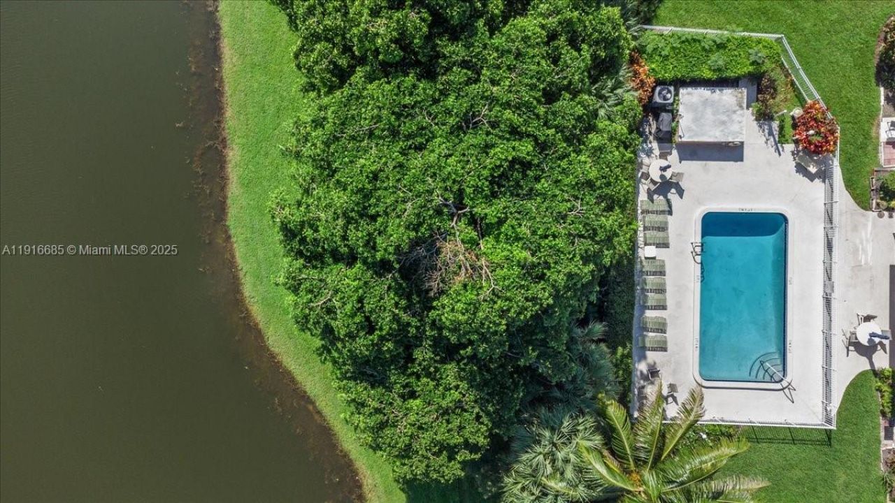 4100 Crystal Lake Dr, Unit 302, Deerfield Beach, FL 33064 Photo