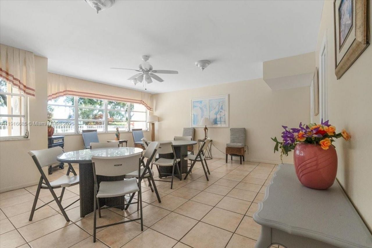 4100 Crystal Lake Dr, Unit 302, Deerfield Beach, FL 33064 Photo