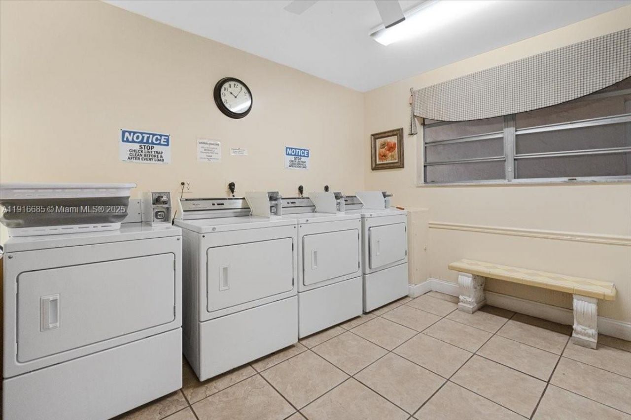 4100 Crystal Lake Dr, Unit 302, Deerfield Beach, FL 33064 Photo