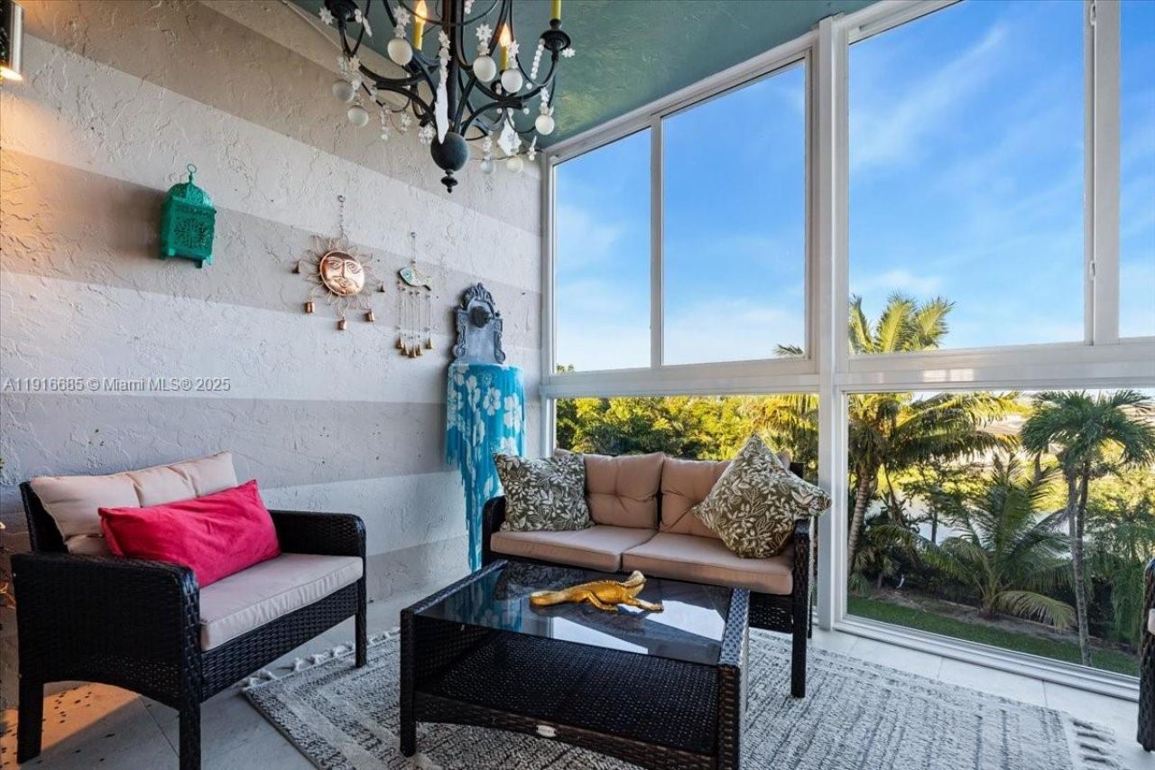 4100 Crystal Lake Dr, Unit 302, Deerfield Beach, FL 33064 Photo