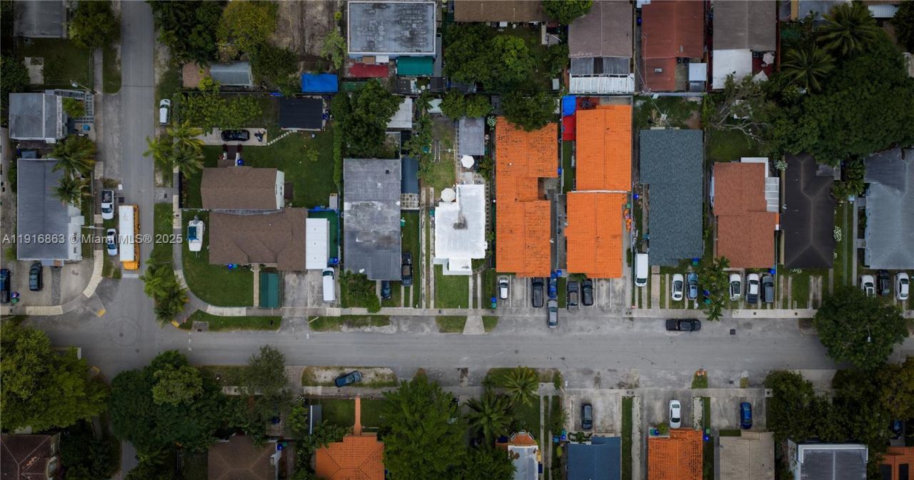 3422 SW 25th St, Miami, FL 33133 Photo