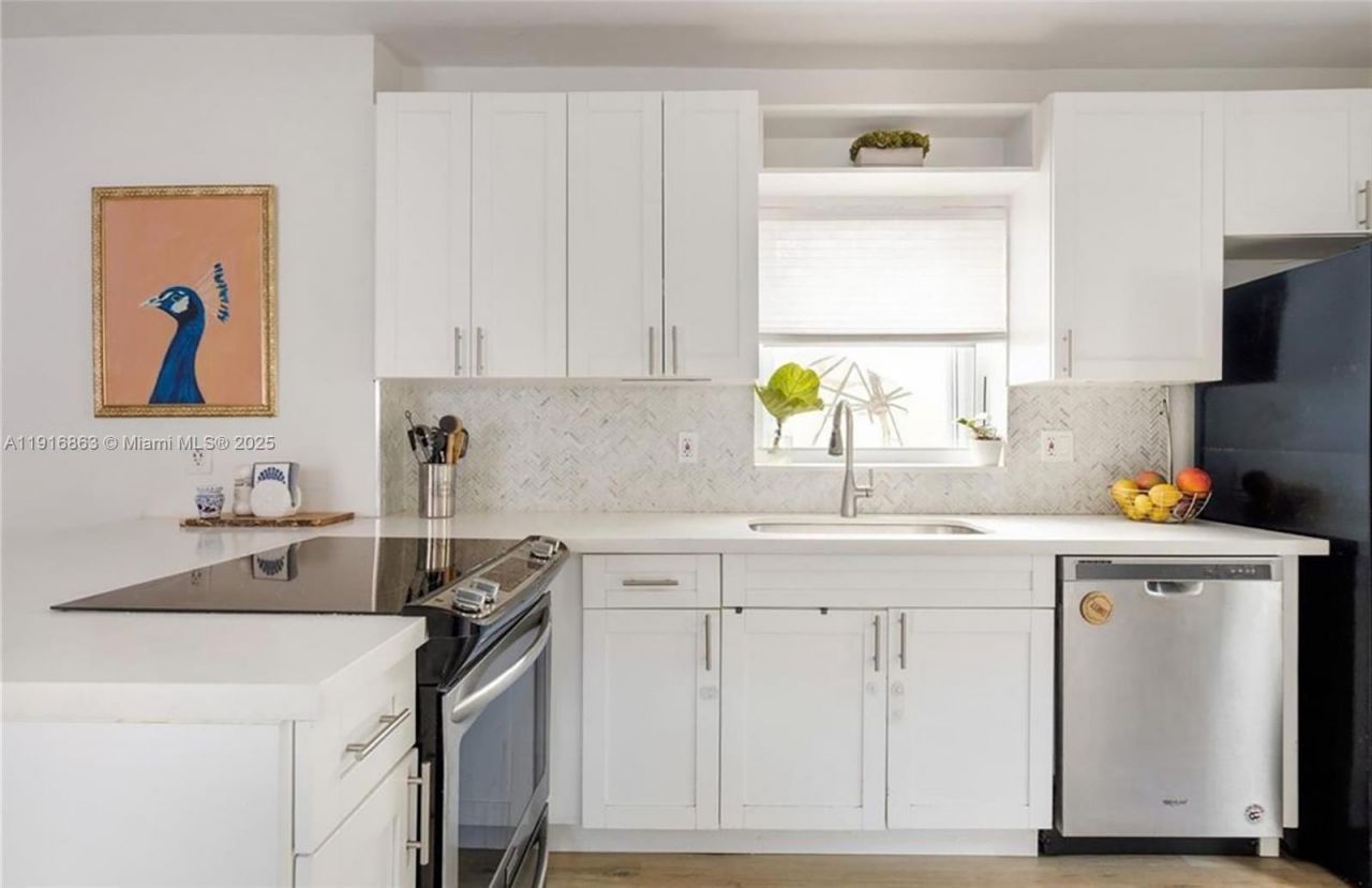 3422 SW 25th St, Miami, FL 33133 Photo