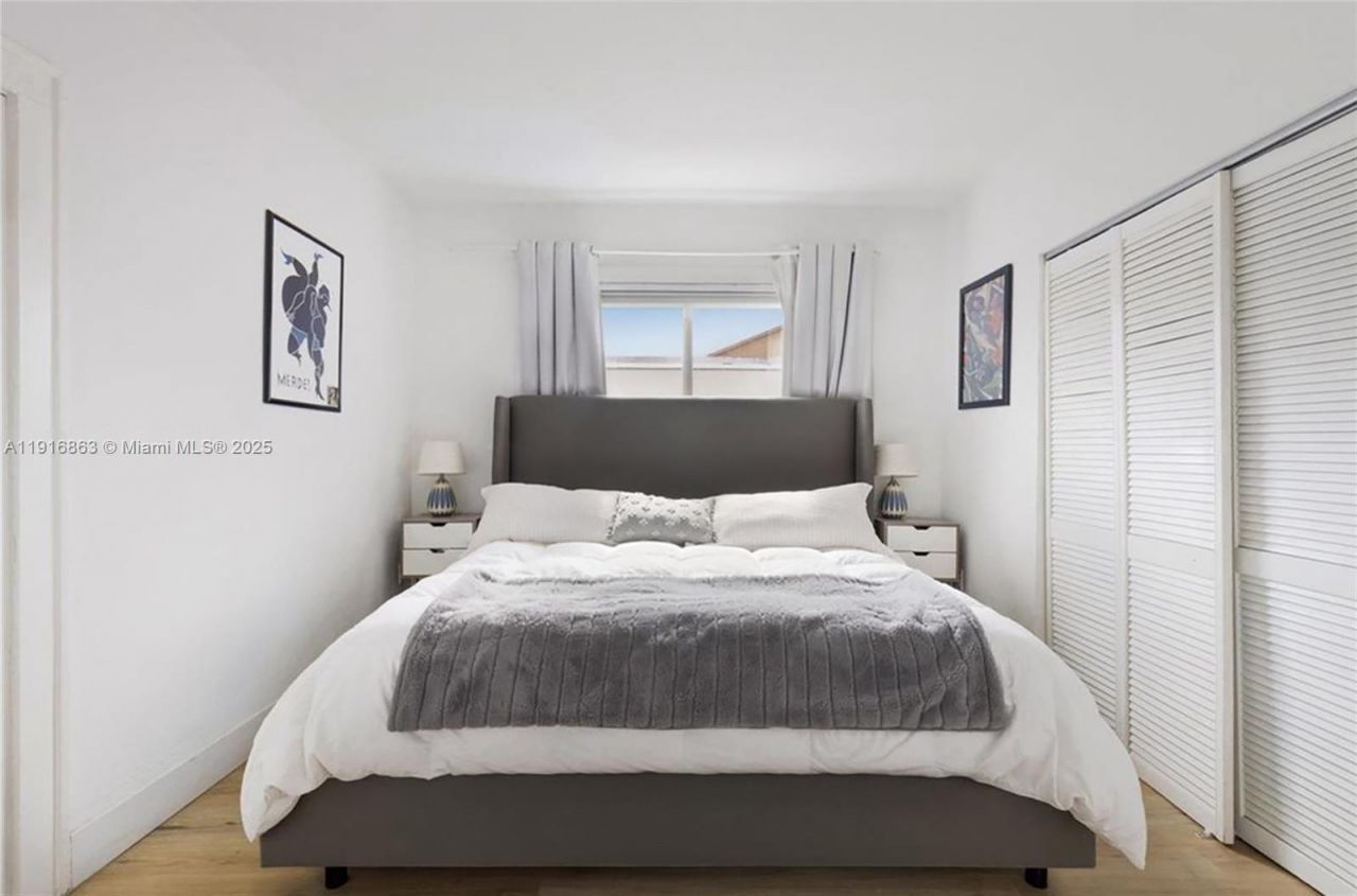 3422 SW 25th St, Miami, FL 33133 Photo