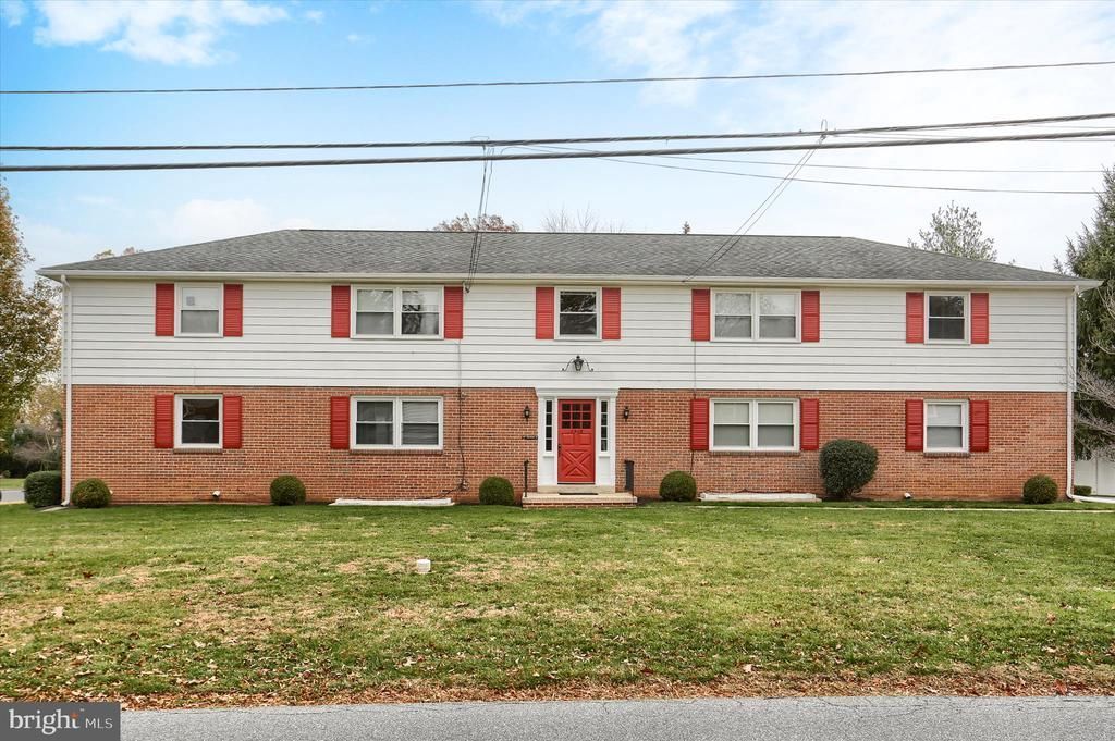 1515 ESBENSHADE ROAD, LANCASTER, PA 17601