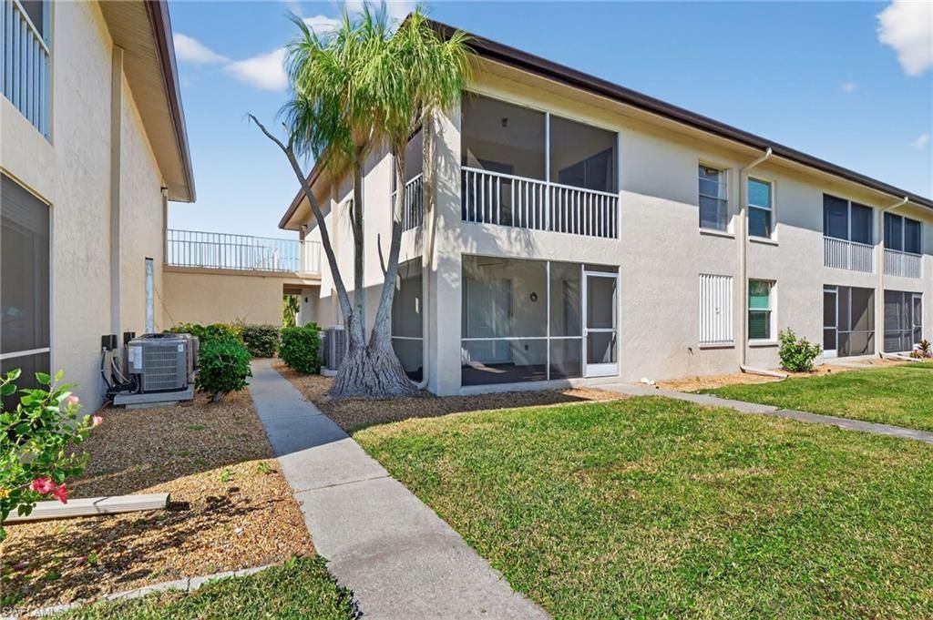 16031 Dublin Cir, Unit 204, Fort Myers, FL 33908 Photo