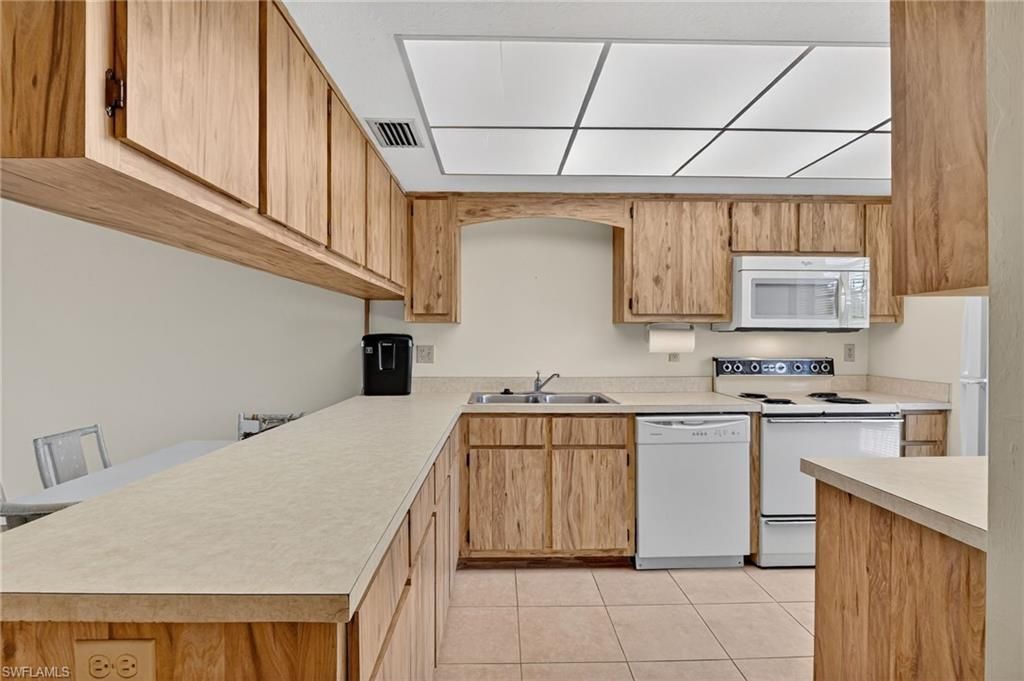 16031 Dublin Cir, Unit 204, Fort Myers, FL 33908 Photo